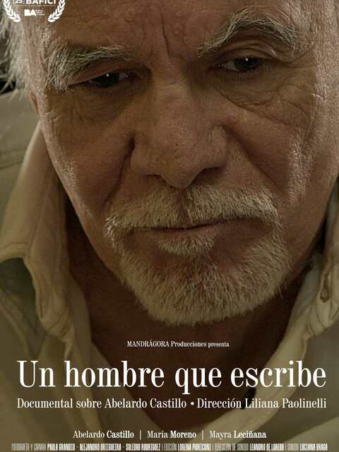 Un hombre que escribe